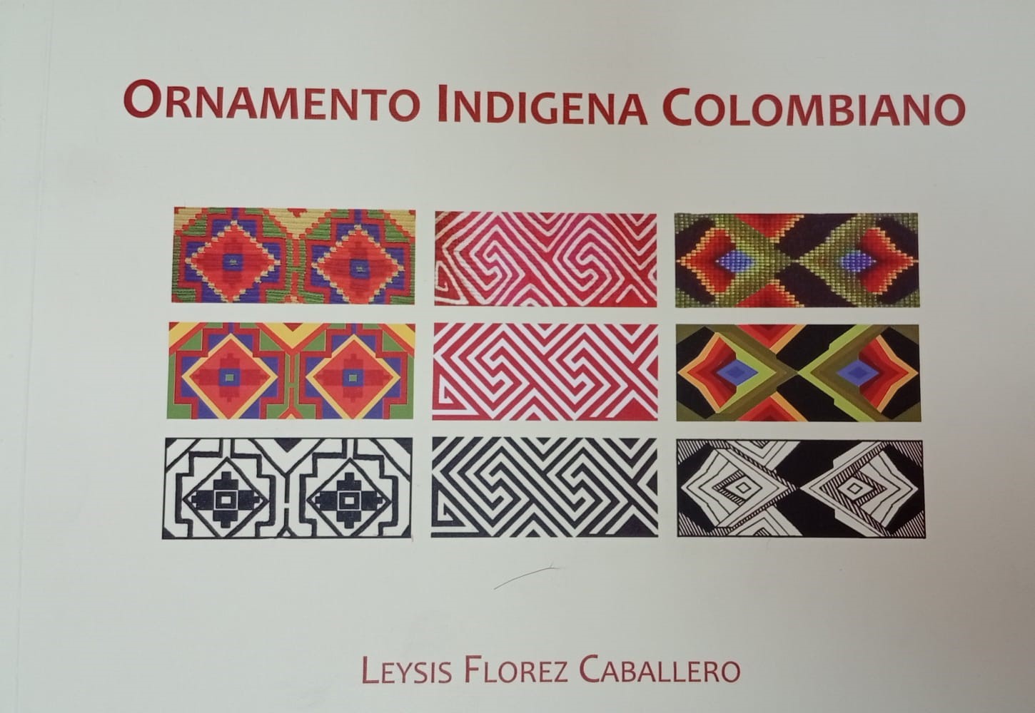 Ornamento indígena colombiano
